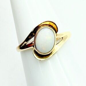 Vintage 10k Yellow Gold-Filled Opal Ring